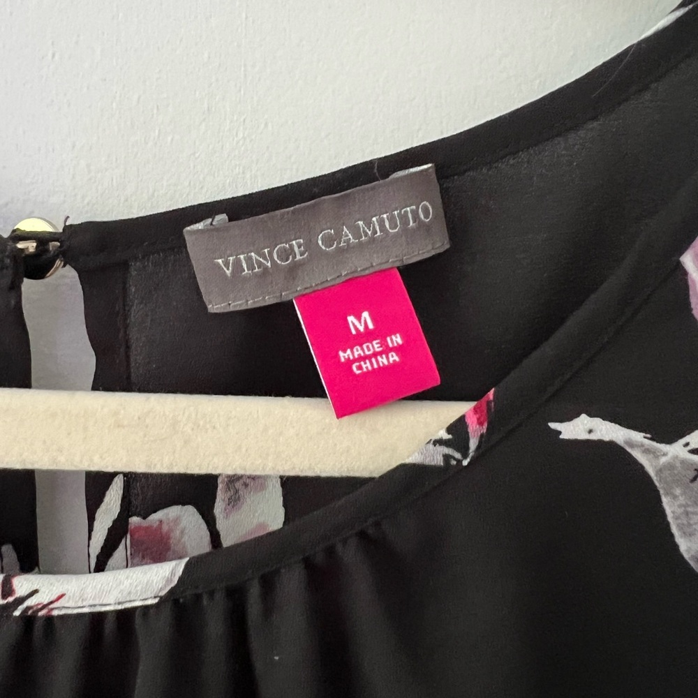 Vince Camuto Sheer Pleated Butterfly Sleeve Flowy Floral Blouse | Size Medium - Picture 6 of 6